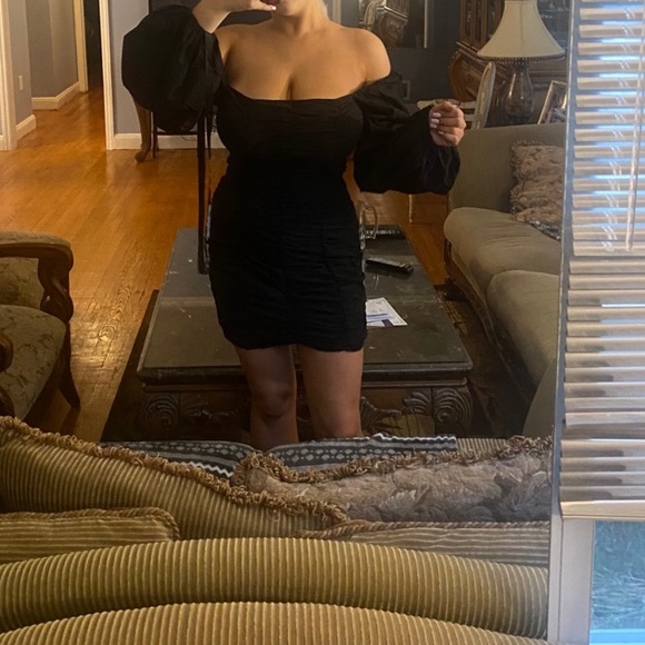 Black Balloon Sleeve Ruched Bodycon 